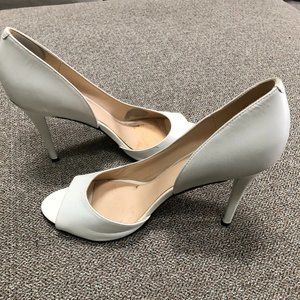 White high heel shoes